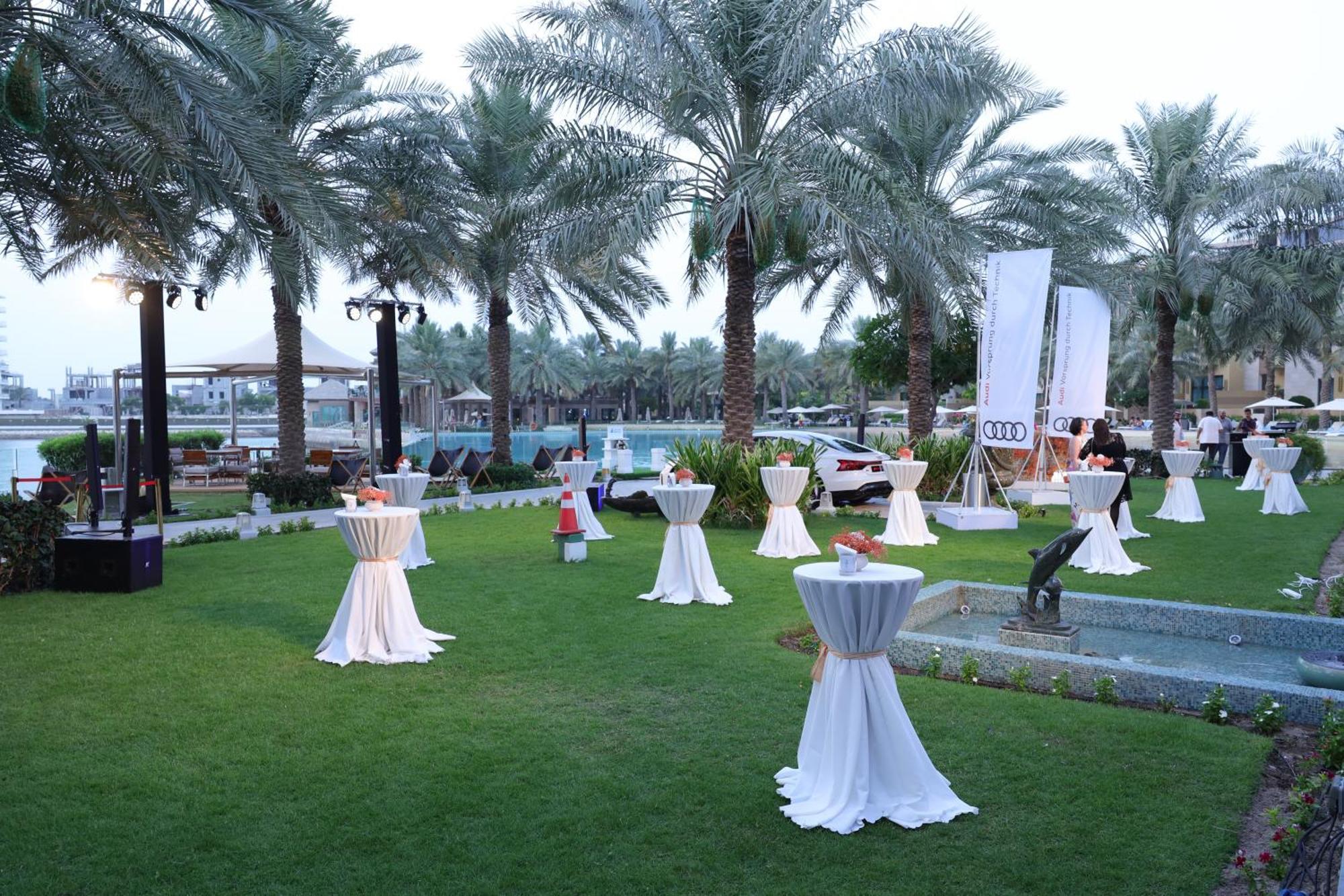 Palavra Resort Μανάμα Εξωτερικό φωτογραφία The lawns at the Jumeirah Creek Hotel