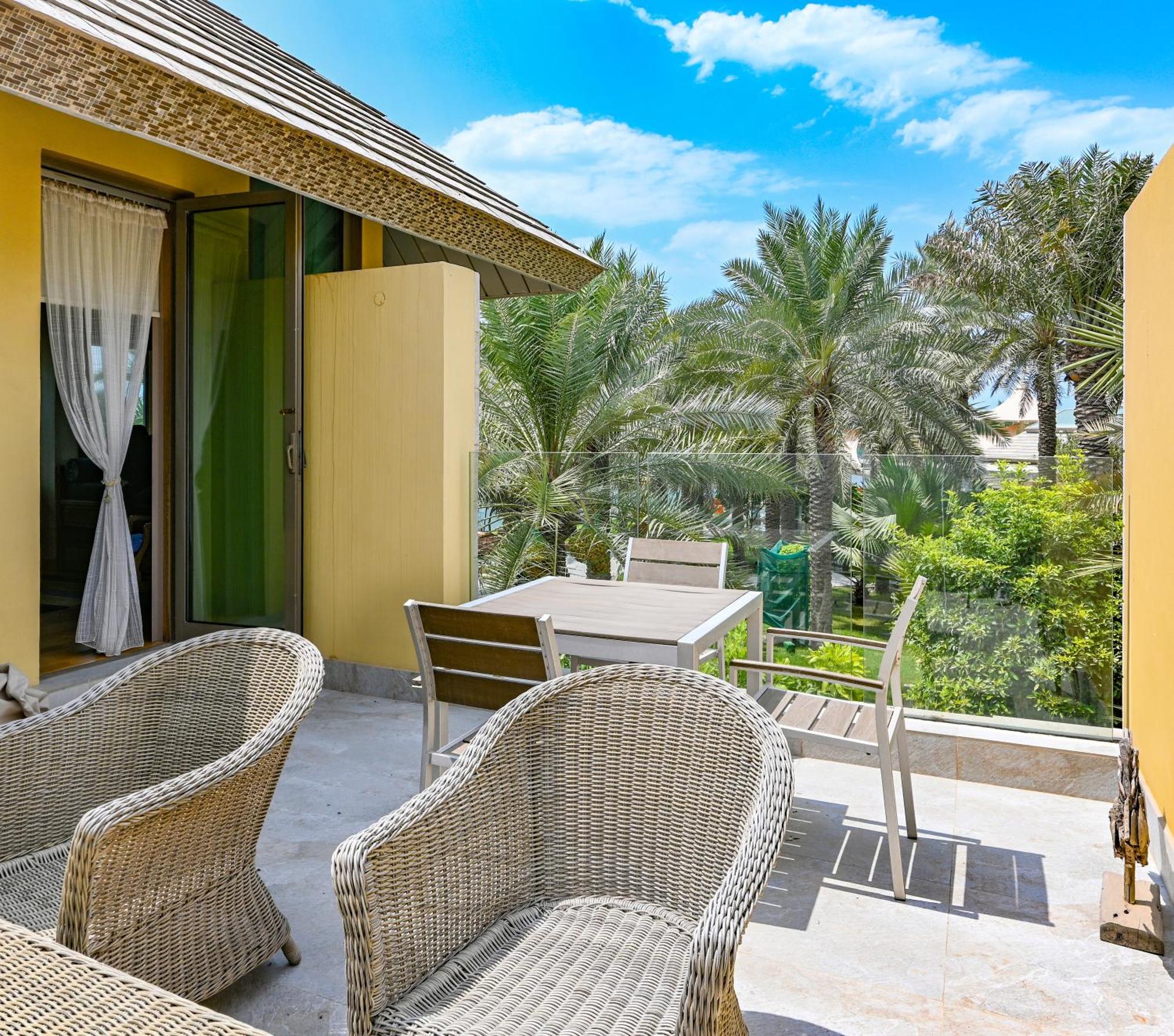 Palavra Resort Μανάμα Εξωτερικό φωτογραφία A balcony at Jumeirah Creekside