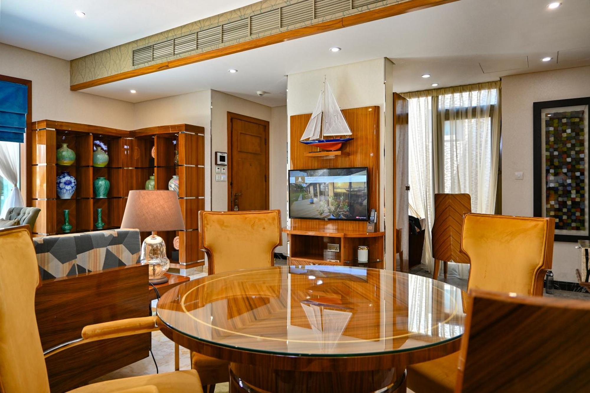 Palavra Resort Μανάμα Εξωτερικό φωτογραφία A dining room in a house in India